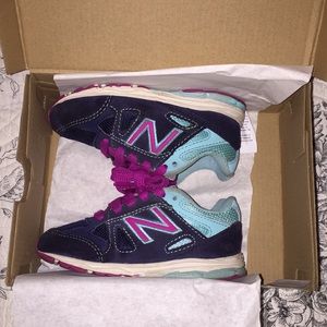 New Balance Sneakers - Size 7.5T Wide